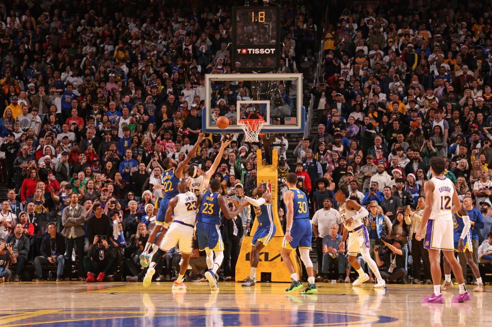 备受瞩目 备受瞩目