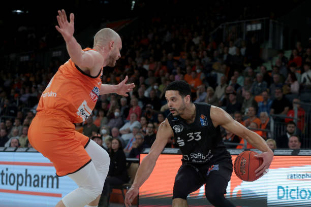 四支队伍都 四支队伍都