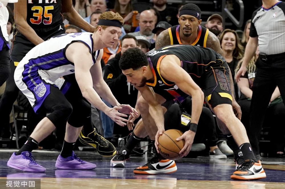 利物浦中场埃利奥特租借至阿斯顿维拉，含35M买断条款